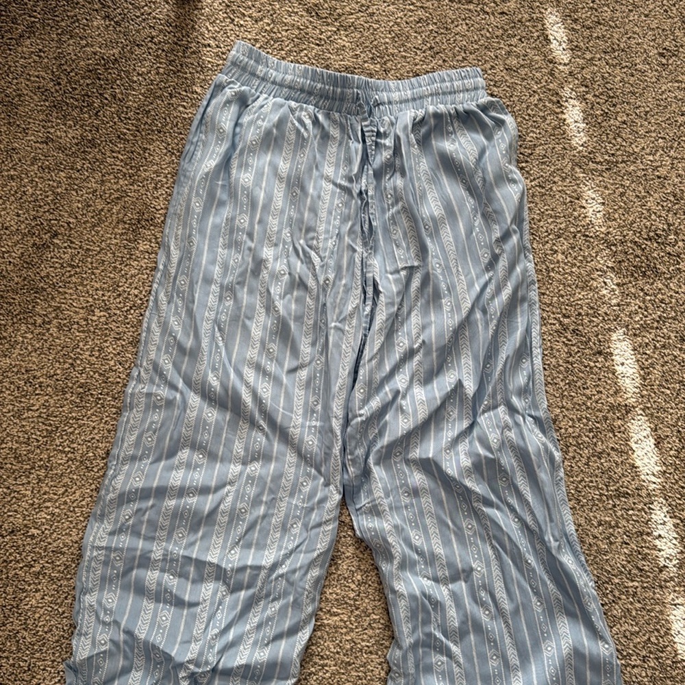 Flowy blue and white pants size small